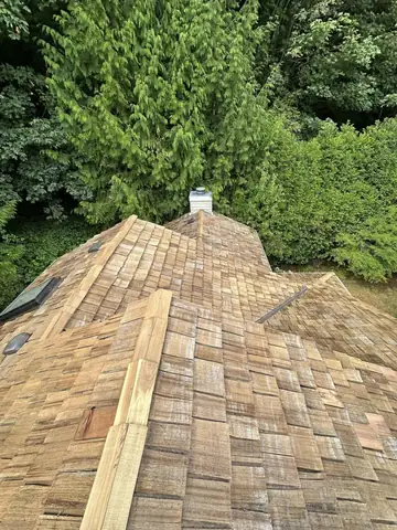 Cedar shake roof before replacement